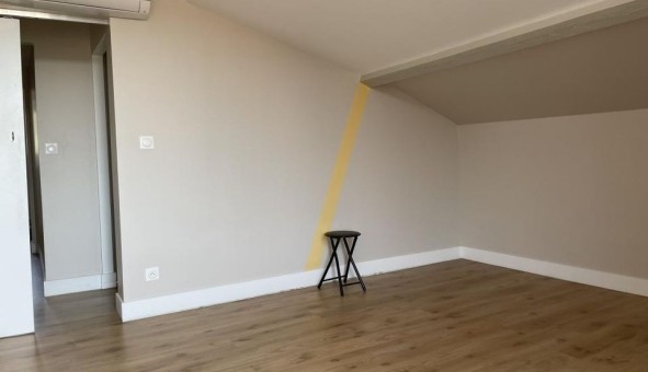 Logement �tudiant T3 &agrave; Chamali�res (63400)