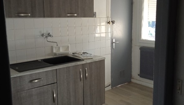Logement tudiant T3 à Chteaudouble (83300)