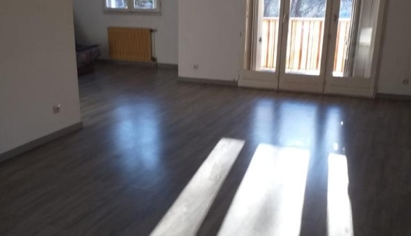 Logement tudiant Location T3 Vide Chteaudouble (83300)
