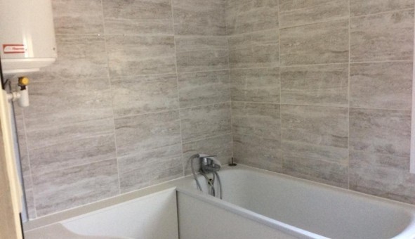 Logement tudiant T3 à Chteaudouble (83300)