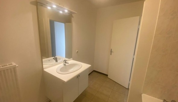 Logement tudiant T3 à Courbevoie (92400)