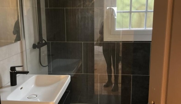 Logement tudiant T3 à Coursegoules (06140)