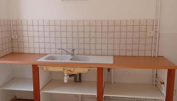 Logement tudiant T3 à Courson les Carrires (89560)
