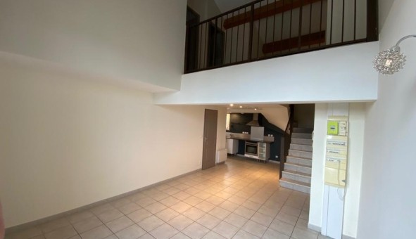 Logement tudiant Location T3 Vide Courthzon (84350)