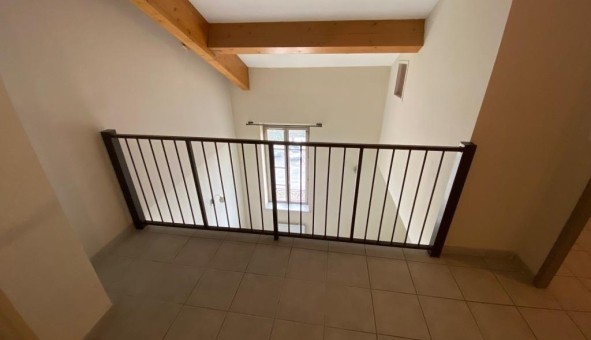 Logement tudiant T3 à Courthzon (84350)