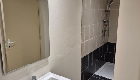 Logement �tudiant T3 &agrave; Cun�ges (24240)