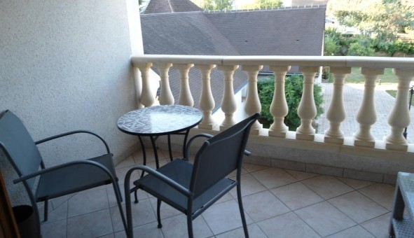 Logement étudiant T3 à Darvault (77140)