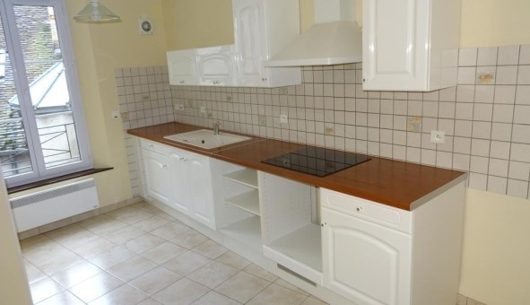 Logement étudiant Location T3 Vide Darvault (77140)