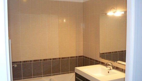 Logement tudiant T3 à Dcines Charpieu (69150)