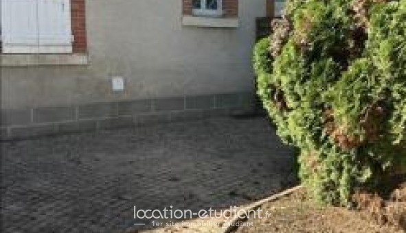Logement tudiant Location T3 Vide Dun sur Auron (18130)