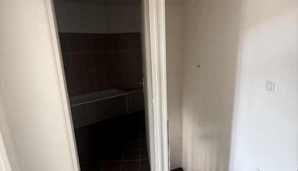 Logement tudiant T3 à Elbeuf (76500)