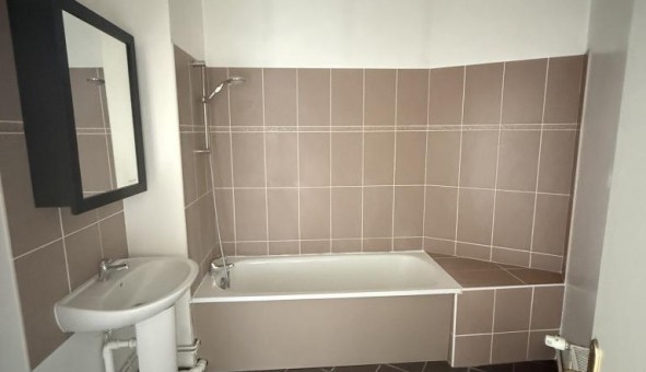 Logement tudiant T3 à Elbeuf (76500)