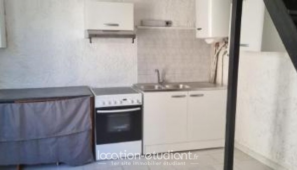 Logement tudiant T3 à Eyguires (13430)