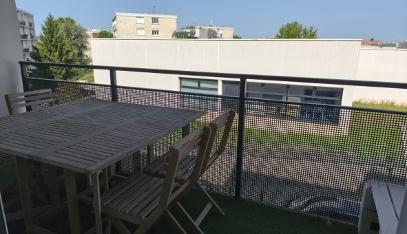Logement tudiant T3 à Fontenay le Fleury (78330)