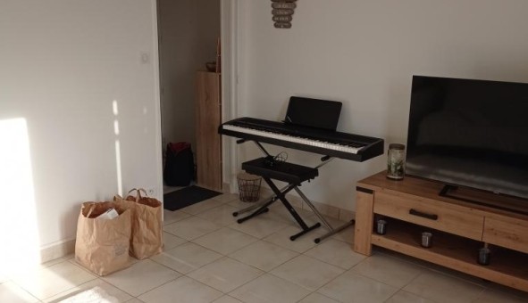 Logement �tudiant T3 &agrave; Gennetines (03400)