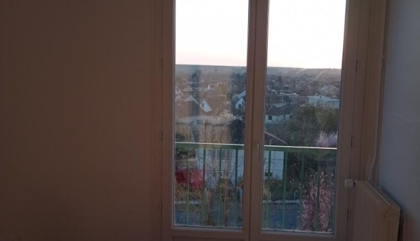 Logement �tudiant T3 &agrave; Gennetines (03400)