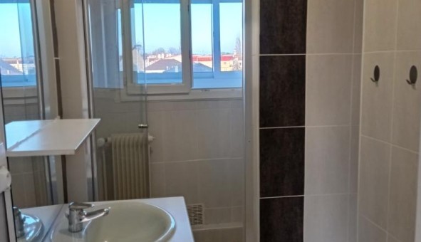 Logement �tudiant T3 &agrave; Gennetines (03400)