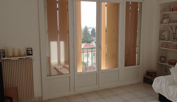 Logement �tudiant T3 &agrave; Gennetines (03400)