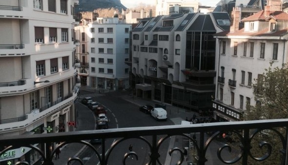 Logement tudiant T3 à Grenoble (38000)
