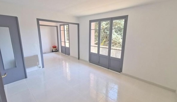 Logement tudiant T3 à Grillon (84600)