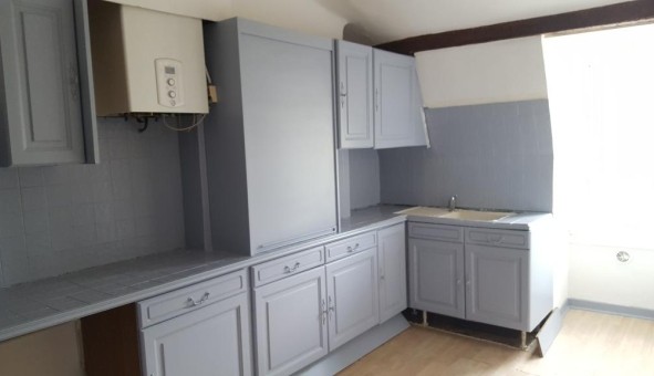 Logement tudiant T3 à Hyres (83400)
