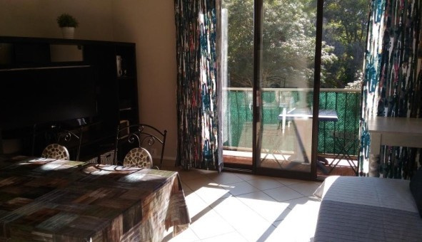 Logement tudiant T3 à Hyres (83400)