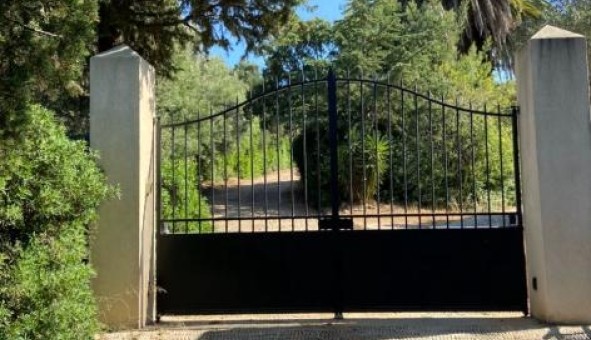 Logement �tudiant T3 &agrave; Hy�res (83400)