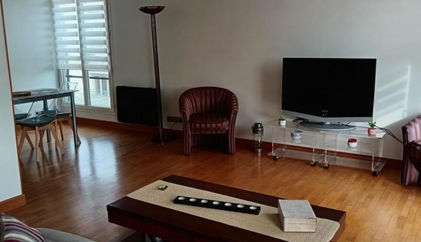 Logement étudiant Location T3 Vide Issy les Moulineaux (92130)