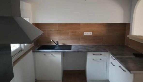 Logement tudiant T3 à Jonquires (84150)