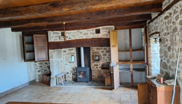 Logement tudiant T3 à Junhac (15120)