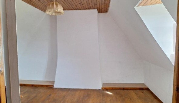 Logement tudiant T3 à Junhac (15120)