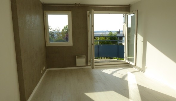 Logement tudiant Location T3 Vide L'Ha les Roses (94240)