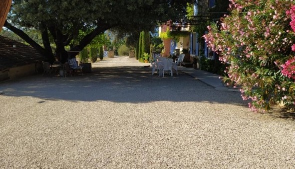 Logement tudiant Location T3 Vide La Bastidonne (84120)