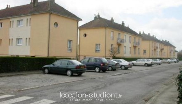 Logement étudiant Location T3 Vide La Chapelle près Sées (61500)