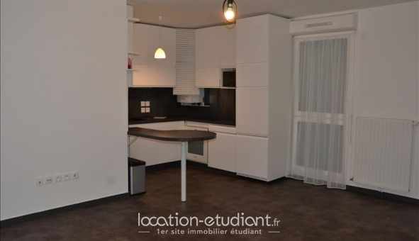 Logement tudiant T3 à La Verrire (78320)