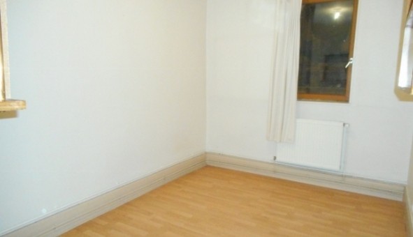 Logement tudiant T3 à Les Ayvelles (08000)