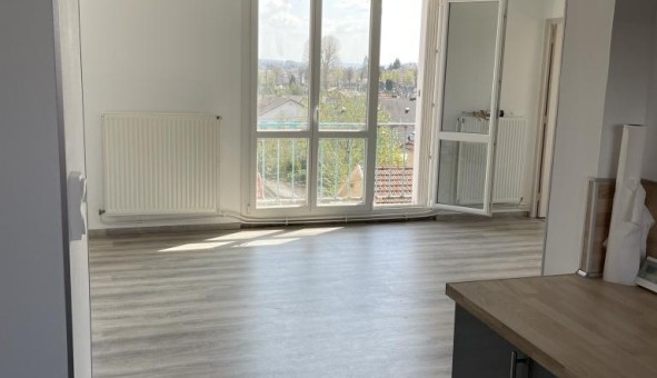 Logement tudiant T3 à Les Ayvelles (08000)
