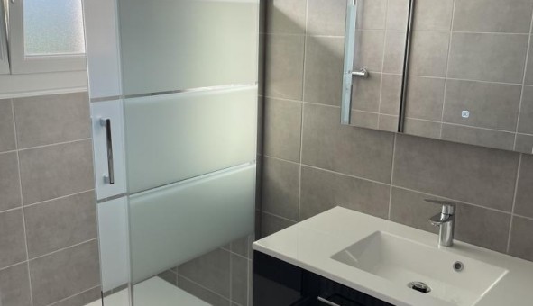 Logement tudiant T3 à Les Ayvelles (08000)