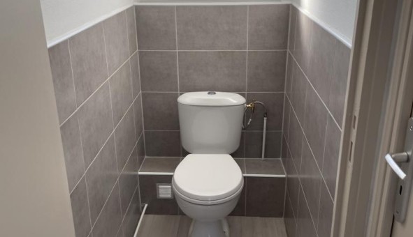 Logement tudiant T3 à Les Ayvelles (08000)
