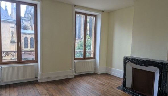 Logement �tudiant T3 &agrave; Les Ayvelles (08000)