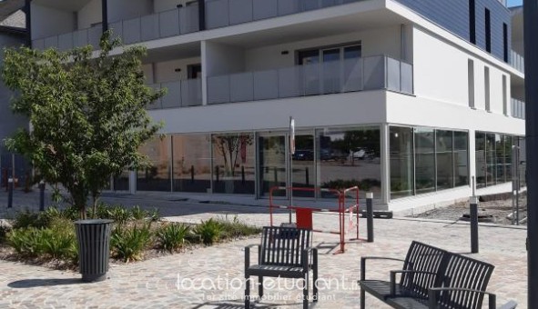 Logement �tudiant T3 &agrave; Louvern� (53950)