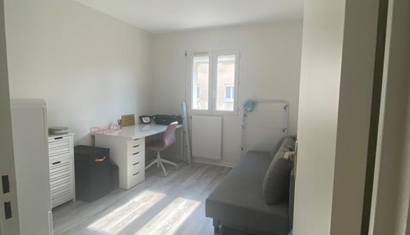 Logement �tudiant T3 &agrave; Luc� (28110)