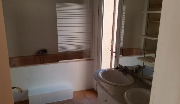 Logement tudiant T3 à Marignane (13700)