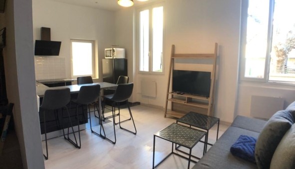 Logement tudiant Location T3 Vide Marseille 01er arrondissement (13001)