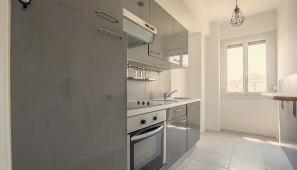 Logement tudiant Location T3 Vide Marseille 02me arrondissement (13002)