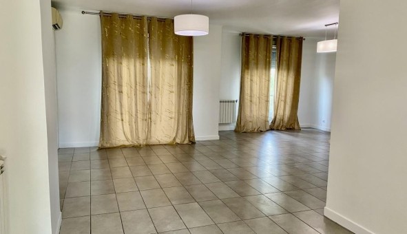 Logement tudiant Location T3 Vide Marseille 08me arrondissement (13008)
