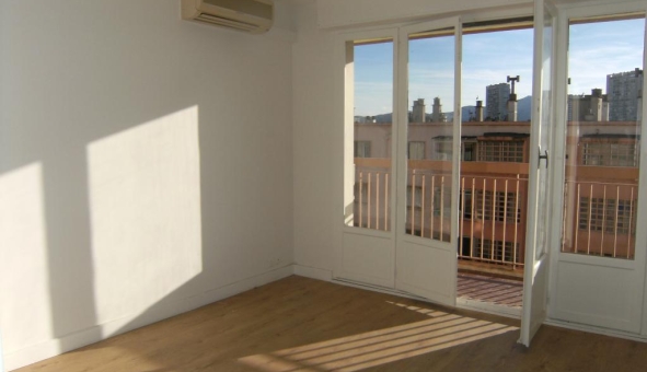 Logement tudiant Location T3 Vide Marseille 09me arrondissement (13009)