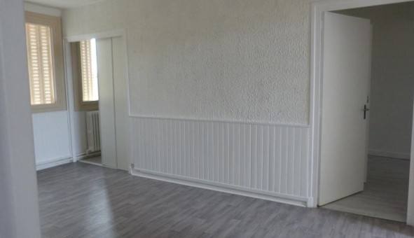 Logement tudiant T3 à Montluon (03100)