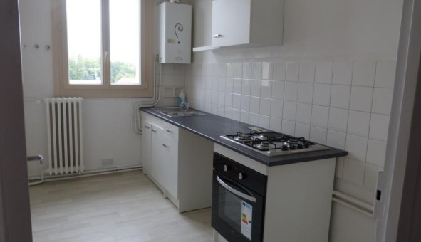 Logement tudiant T3 à Montluon (03100)