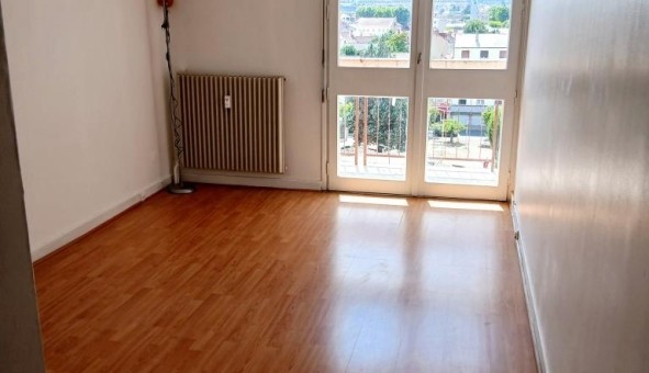 Logement tudiant T3 à Montluon (03100)